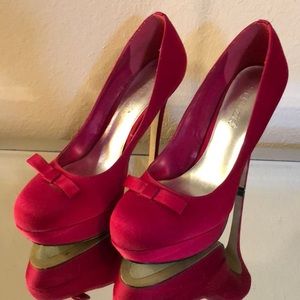 Shoe Dazzle fuchsia High heels size 8 satin